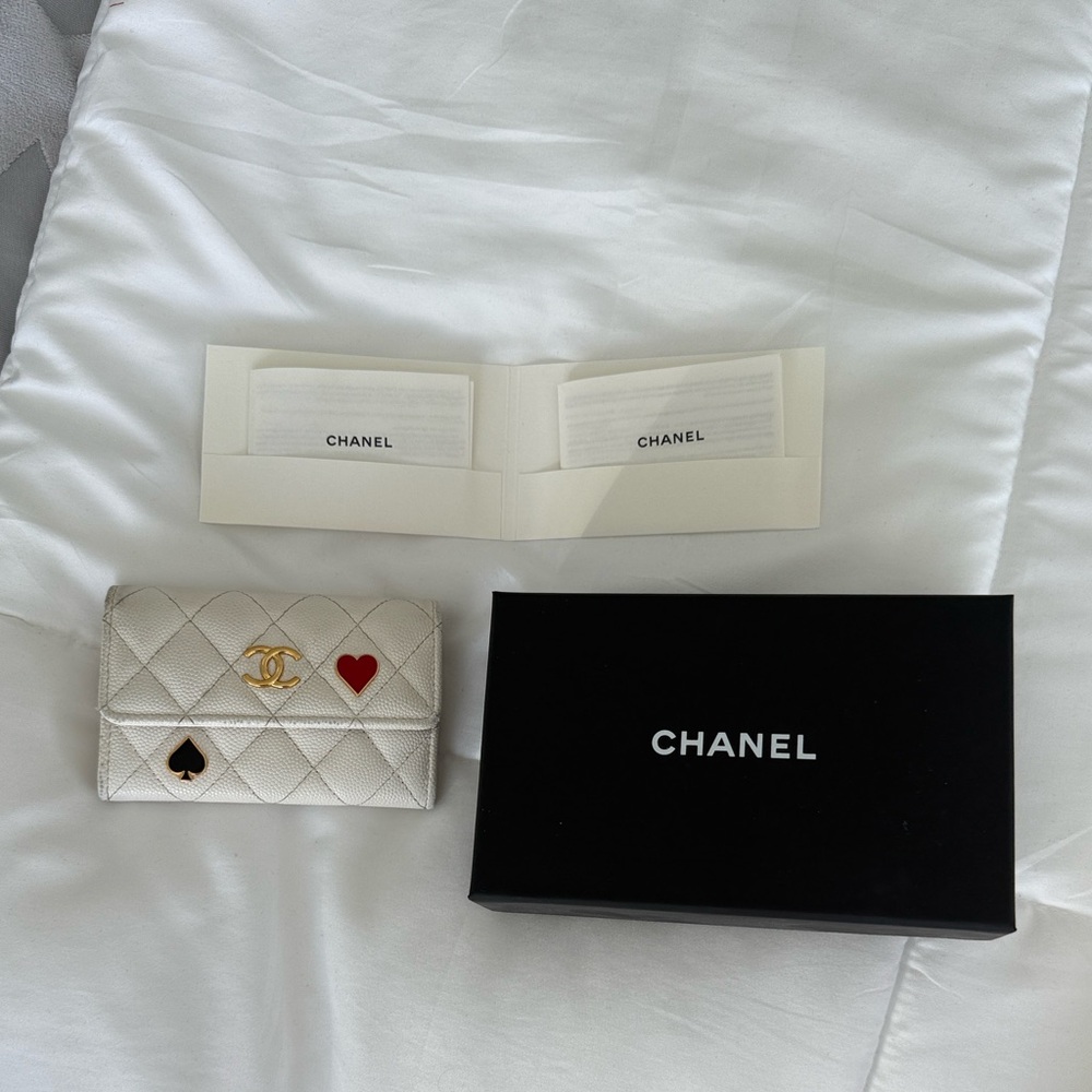 Caviar Quilted Enamel Coco Casino Double Flap Wallet White